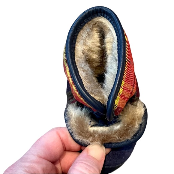 Fur lined Flannel and Suede Robeez crib shoe booties - Picture 8 of 8
